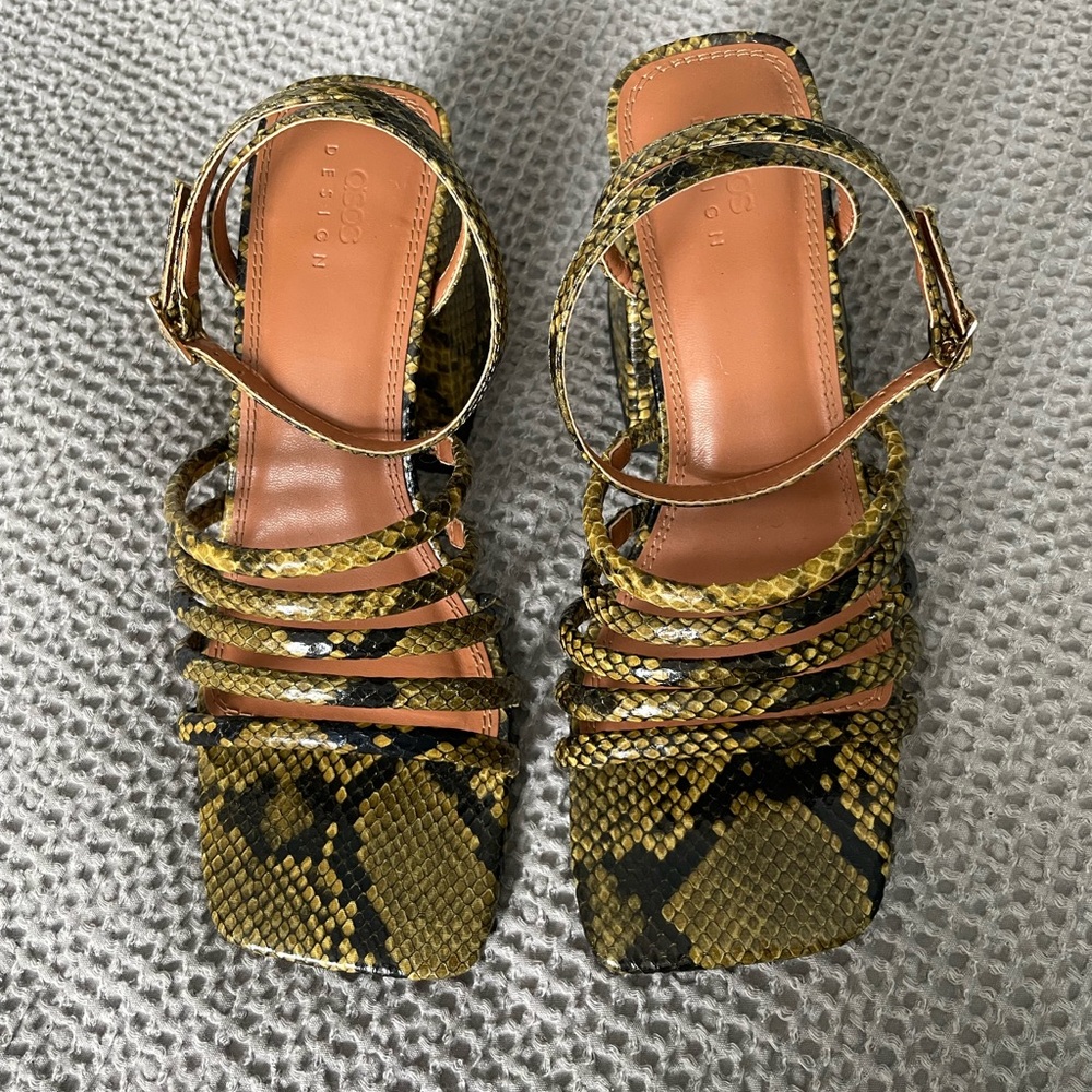 New ASOS snake block heel sandals - Picture 8 of 8